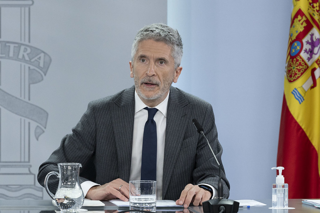 SPAIN — Interior Minister Clarifies Eligibility Criteria for Immigrant Regularization Program