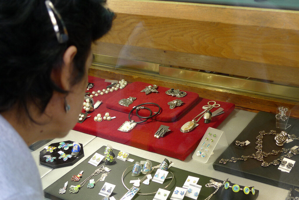 Surge In Violent Jewelry Store Robberies Hits Madrid And Barcelona