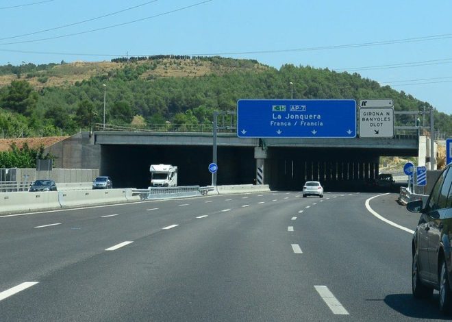 12 Kalashnikov Assault Rifles Seized From Abandoned Porsche On Ap-7 Highway In Girona