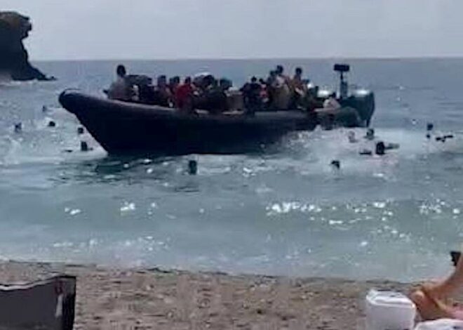 62 Migrants Arrive by Boat at Busy Murcia Cove