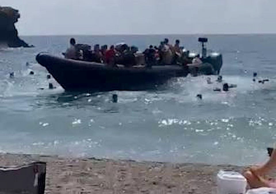 62 Migrants Arrive by Boat at Busy Murcia Cove